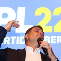 Aliados de Flávio tentam unificar direita e campanha do PL após carta de Bolsonaro Carta Jair Bolsonaro PL direita