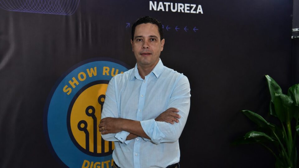 José Rodrigues Costa Neto, coordenador de Infraestrutura da Coopavel e integrante do Show Rural Digital, destaca que a cibersegurança é fundamental para garantir a continuidade das operações no agronegócio cada vez mais conectado