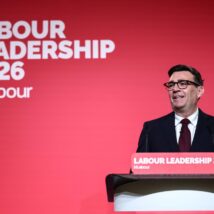 Católico, Andy Burnham enfrentará o desafio da instabilidade política do Reino Unido: ele será o sétimo premiê britânico desde o referendo do Brexit Imagem referente a matéria