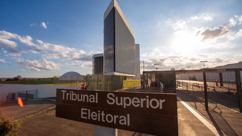 Tudo é propaganda antecipada? Com ajuda de Moraes, TSE amplia controle sobre o tema