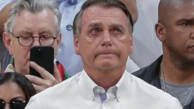 Relatório médico diz que Bolsonaro teve crise de soluços por 36 horas