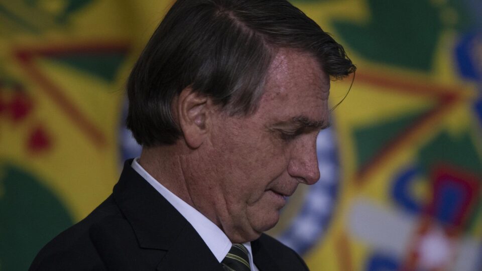 PGR defende prisão domiciliar de Bolsonaro e sugere restrição a visitas políticas
