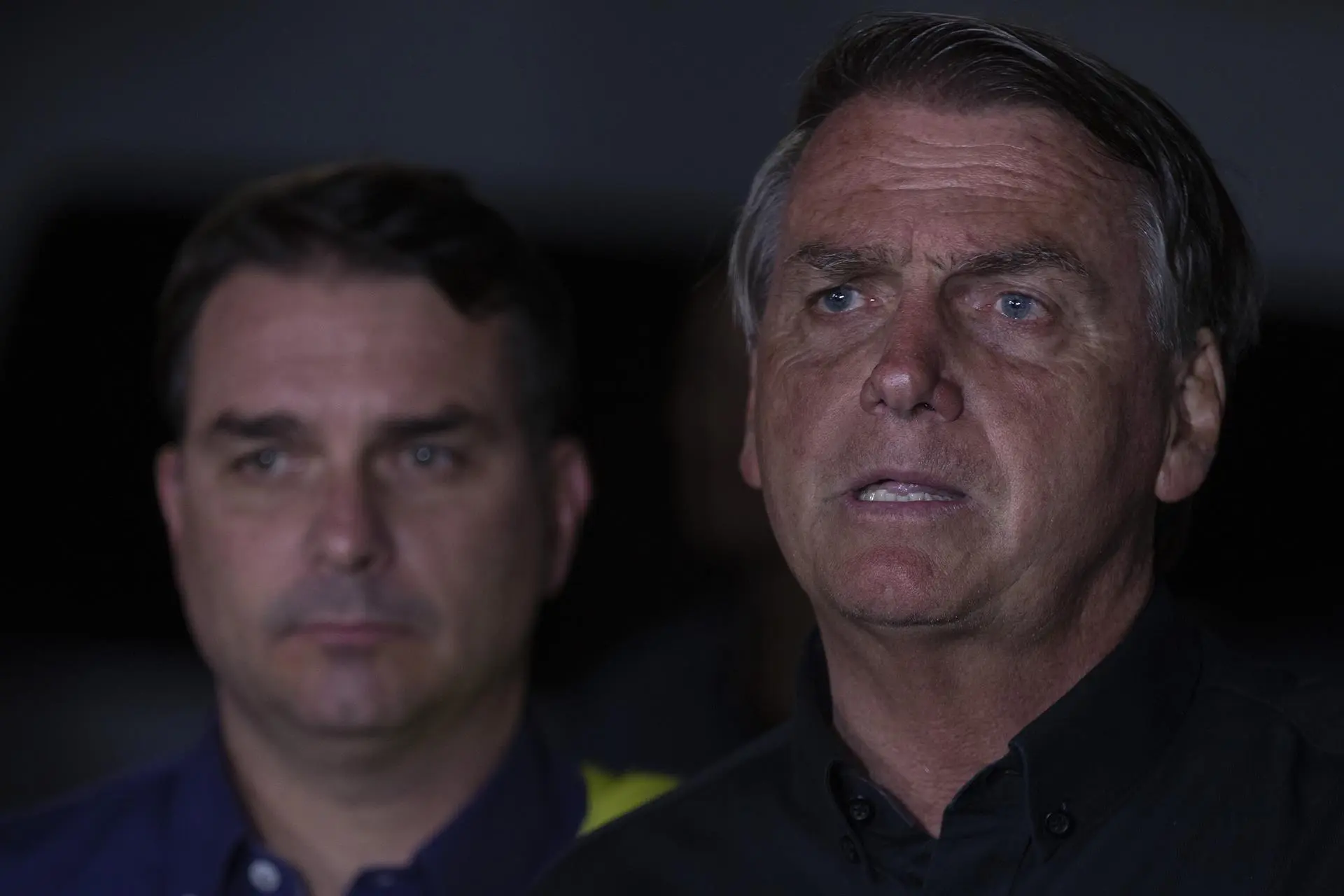 Flávio diz que Bolsonaro “foi enterrado vivo” por Moraes; aliados reagem