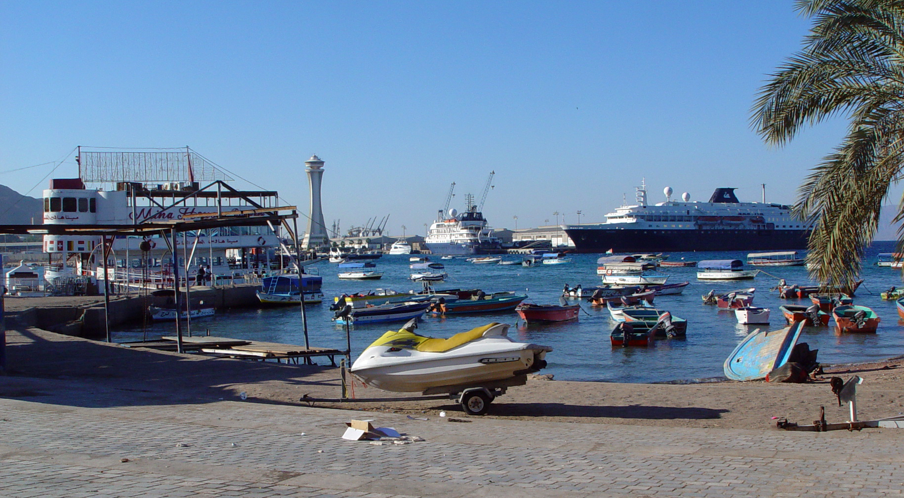 Segundo autoridades da Jordânia, porto de Aqaba segue funcionando normalmente.