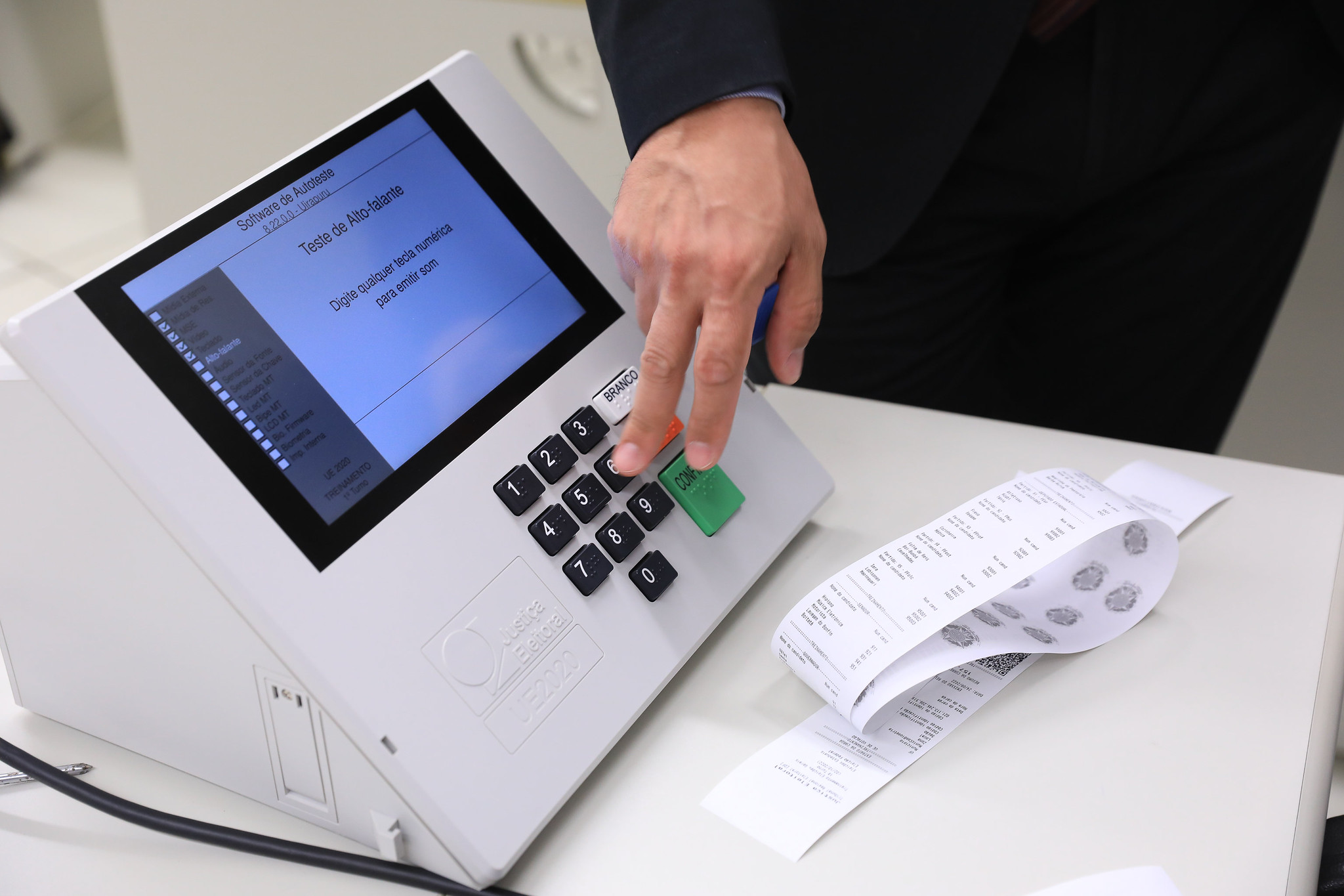 Prazo para solicitar voto em trânsito começa nesta segunda; veja quem pode pedir