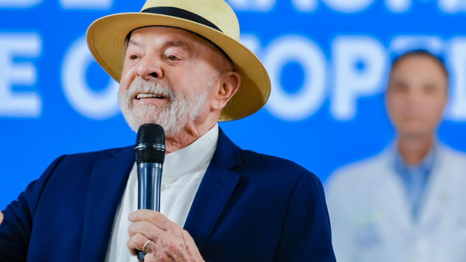 Lula promete “guerra da verdade” contra Trump, mas esquece a realidade