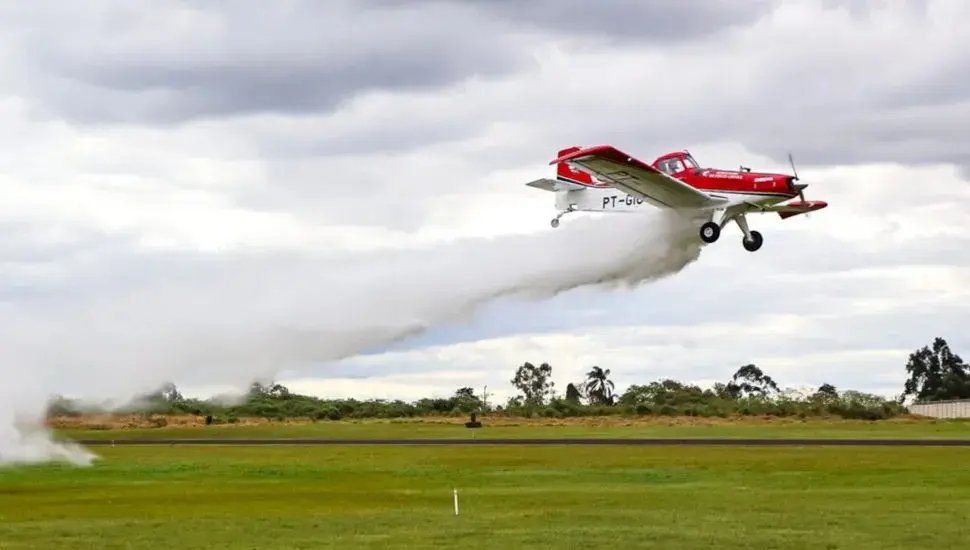 Avião usado para pulverização no agronegócio.