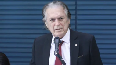 Luciano Bivar foi presidente do PSL, que abrigou Bolsonaro na eleição que o alçou à Presidência.
