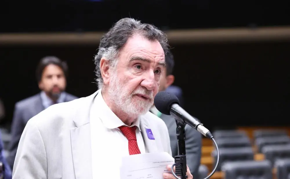 O deputado federal e ex-ministro Patrus Ananias (PT-MG) confirmou a pré-candidatura após reunião com a Executiva Estadual do PT, em Belo Horizonte