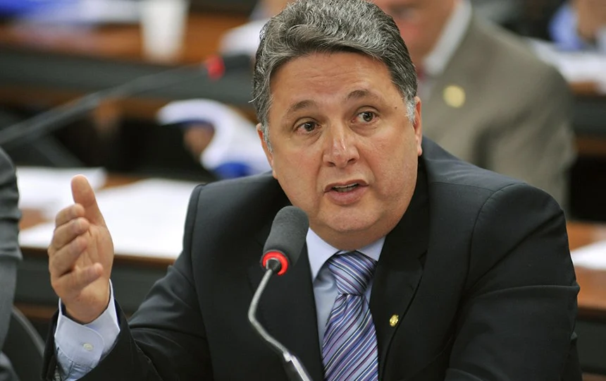 A escolha do Republicanos ocorre após decisões judiciais mudarem a situação eleitoral de Garotinho, que havia perdido o direito de disputar eleições por causa de condenações judiciais.