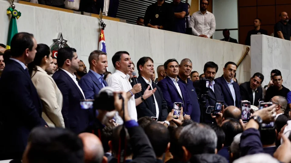 Além do apoio à reeleição do governador, a federação União Progressista confirmou Guilherme Derrite (PP) e André do Prado (PL) como nomes para a disputa ao Senado