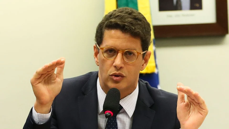 alles diz que não é “burrinho de presépio” de Bolsonaro e defende autonomia.