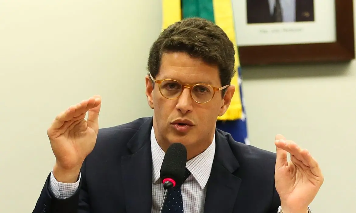 alles diz que não é “burrinho de presépio” de Bolsonaro e defende autonomia.