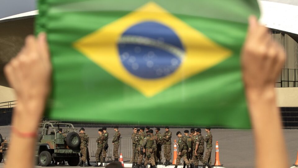 Lula autoriza emprego das Forças Armadas para garantir segurança nas eleições de 2026
