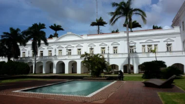 Rompimento entre Carlos Brandão e Flávio Dino interferem nas eleições ao governo do Maranhão em 2026, com a disputa entre Eduardo Braide e Orleans Brandão.