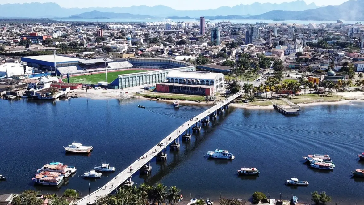 Prefeitura de Paranaguá colocou uma rua inteira à venda em leilão com lance mínimo de R$ 723 mil.
