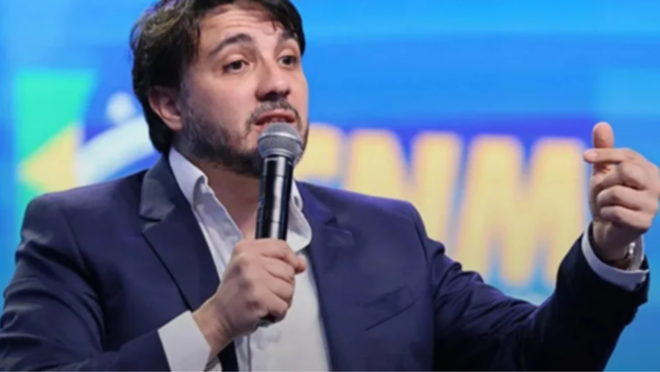 Renan Santos propõe “desfavelização”, superpresídios e fim do Bolsa Família