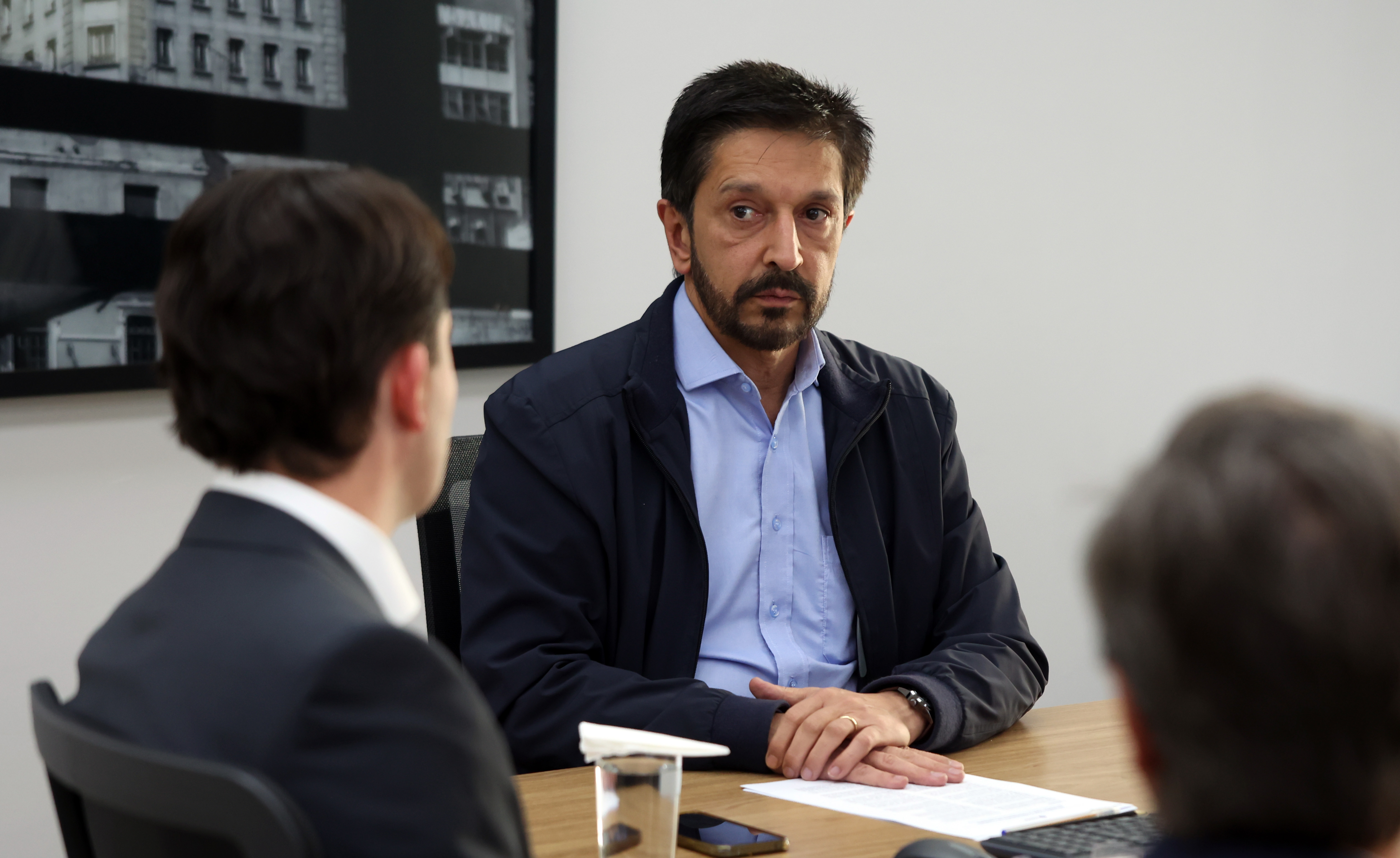 Ricardo Nunes cita acidentes e promete recorrer contra autorização a mototáxi da Uber