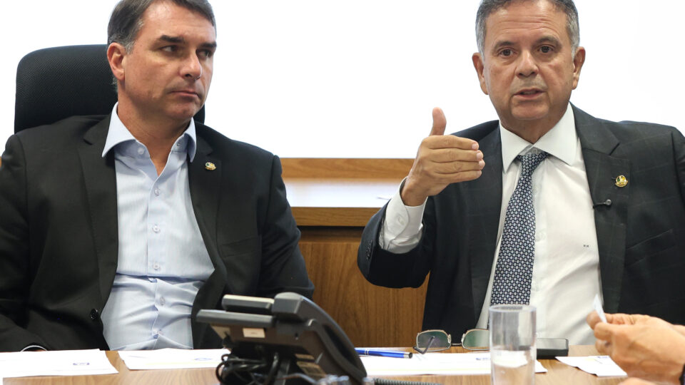 PL tenta atrair Republicanos enquanto prepara plano B para chapa de Flávio