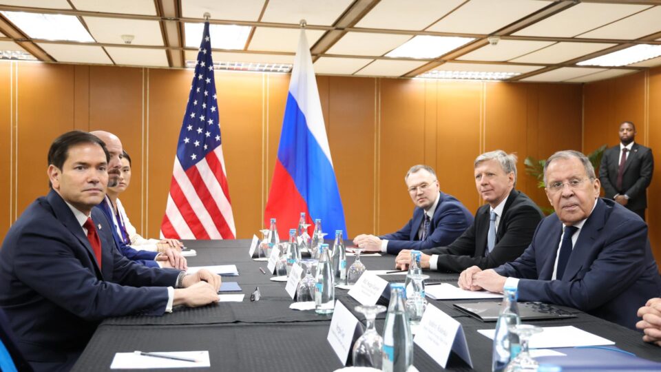 Chanceler da Rússia diz a Rubio que envio de armas para a Ucrânia é “inadmissível”