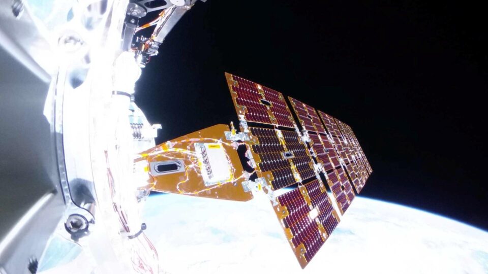 Missão robótica tenta resgatar telescópio em operação inédita da NASA