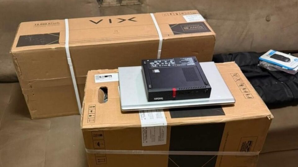 PF investiga desvio de 300 computadores e veículos da Receita Federal no RJ