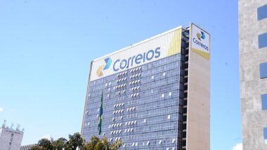 Órgão vê dificuldades em manter universalidade postal sem mecanismo de compensação.