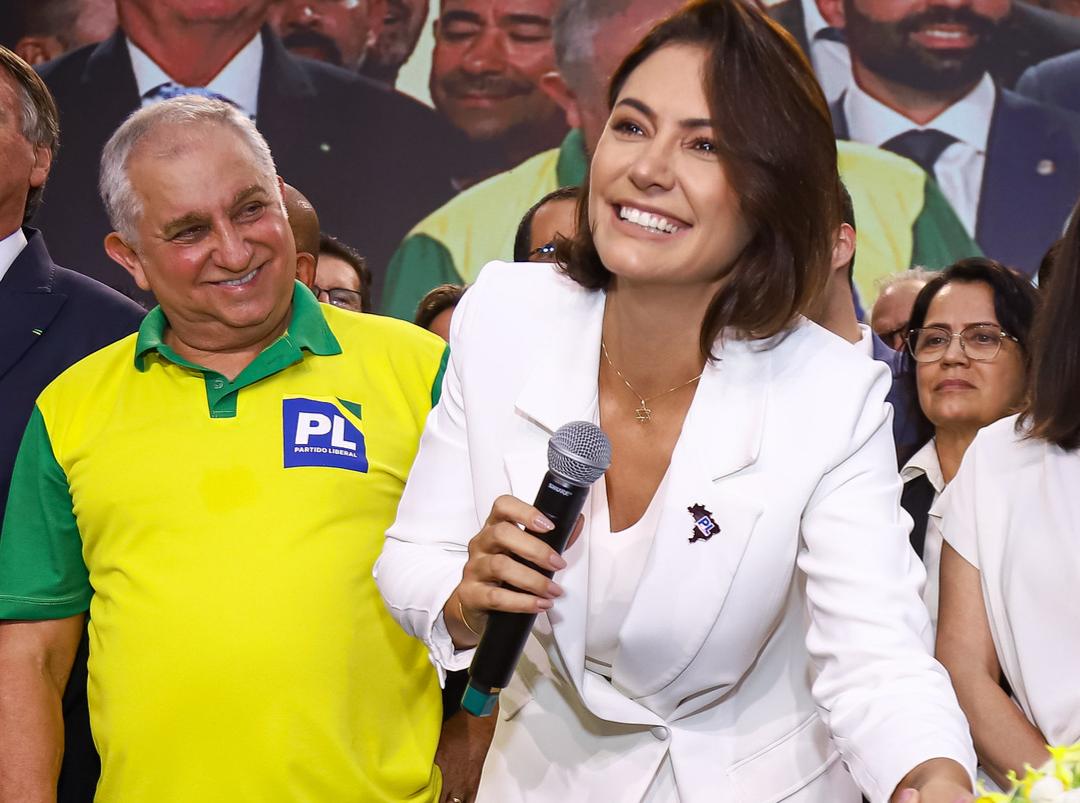 Escanteado no PL, Izalci aguarda decisão de Michelle para definir disputa ao Senado