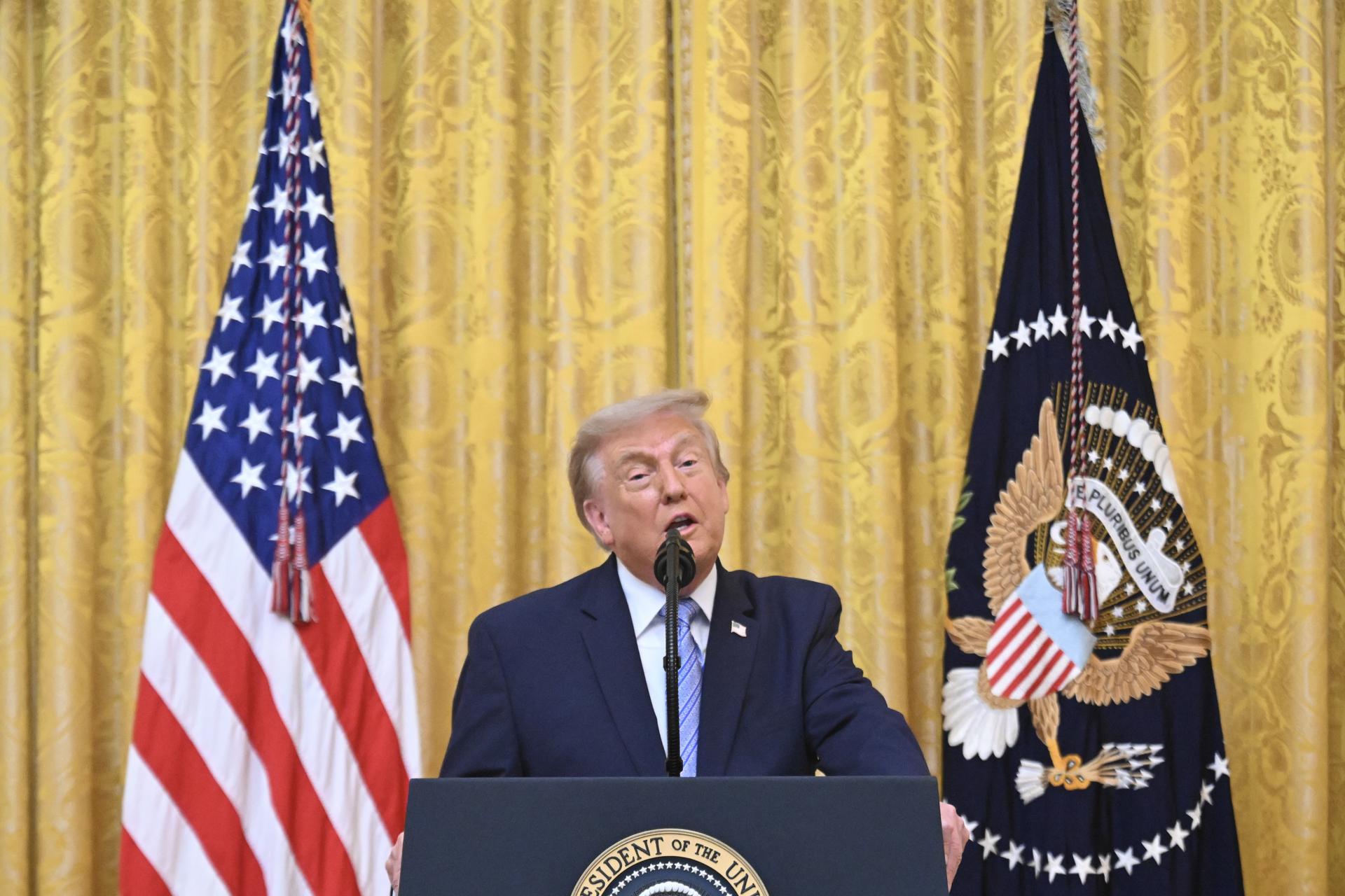 Como Trump refez sua estratégia para manter o tarifaço após derrota na Justiça
