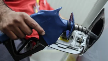 Governo aumenta mistura de etanol na gasolina.