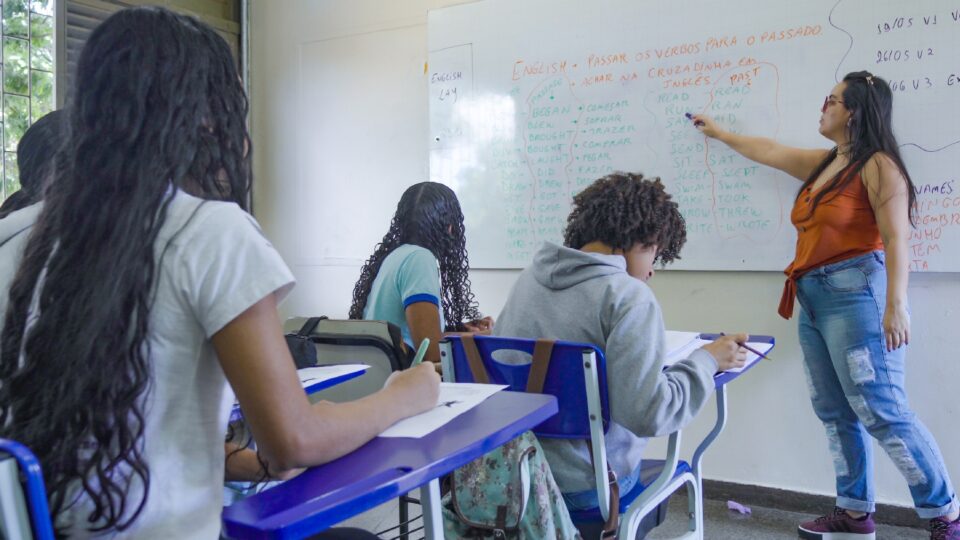 Violência contra professores explode e transforma escolas em ambiente de tensão