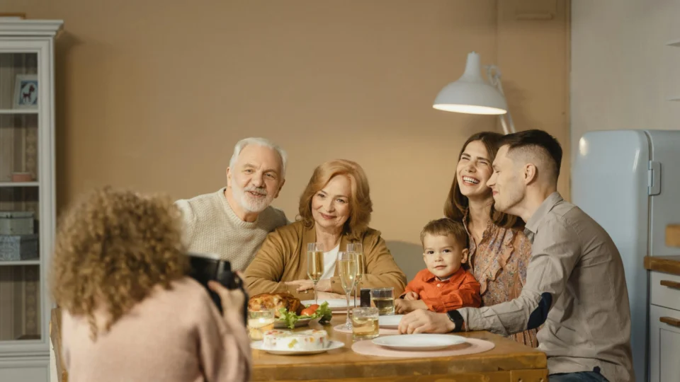 Família reunida para comemorar o Dia dos Avós.