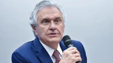 Ronaldo Caiado afirmou que buscará apoio do PP e do União Brasil para disputar a Presidência.