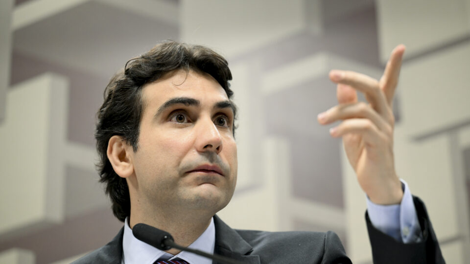Galípolo sinaliza que BC deve manter juros altos para conter inflação