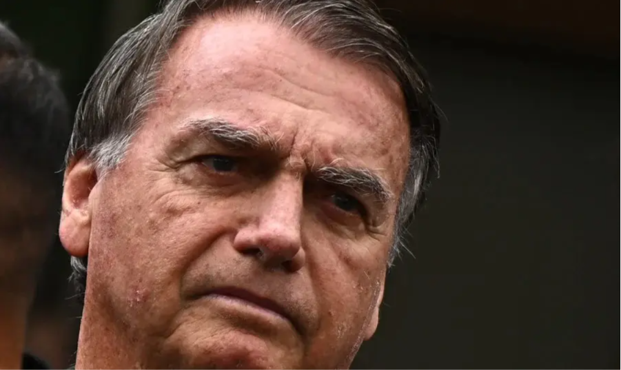 Defesa de Bolsonaro cita tratamento dado a Lula ao pedir a flexibilização de restrições