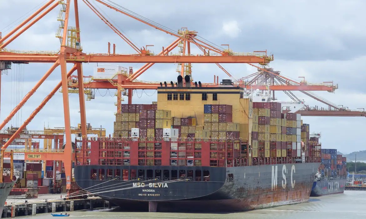 Tarifas dos EUA afetarão mais de um quinto das exportações, estima governo