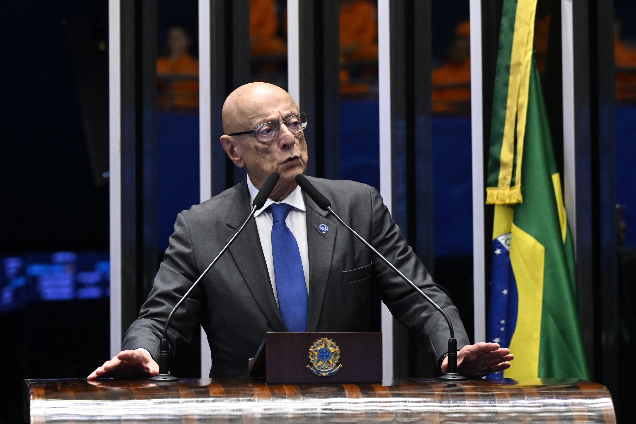 Oposição pede urgência para derrubar decreto de Lula contra big techs