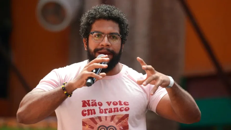 Jones Manoel foi chamado de "lixo humano" durante discussão sobre relato de refém do grupo terrorista.