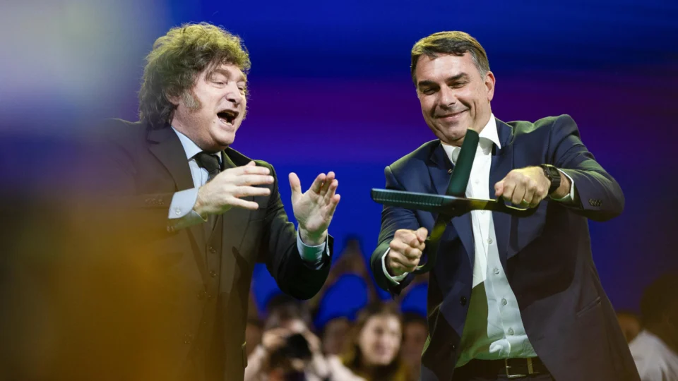 Milei no lançamento da candidatura de Flávio Bolsonaro