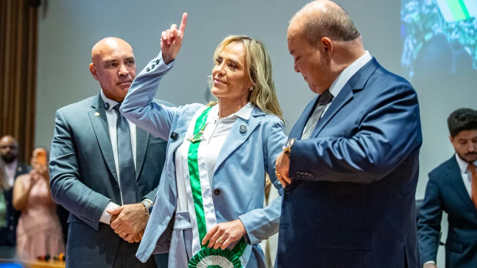 Celina adotou posturas que desagradaram Ibaneis. Após o anúncio do rompimento, ela rebateu: "sucessão nunca será submissão". 