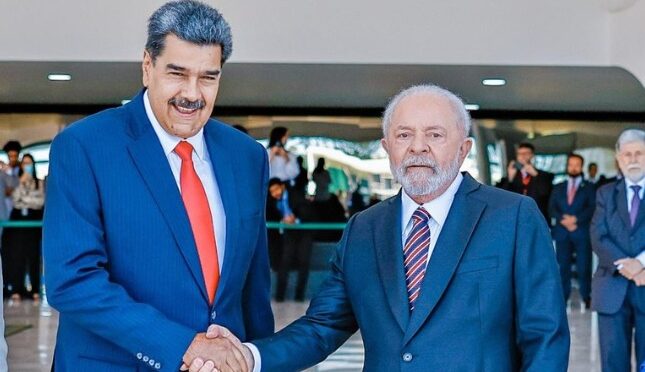 Lula ataca “interferência externa”, mas sempre abraçou seus “companheiros” lá fora