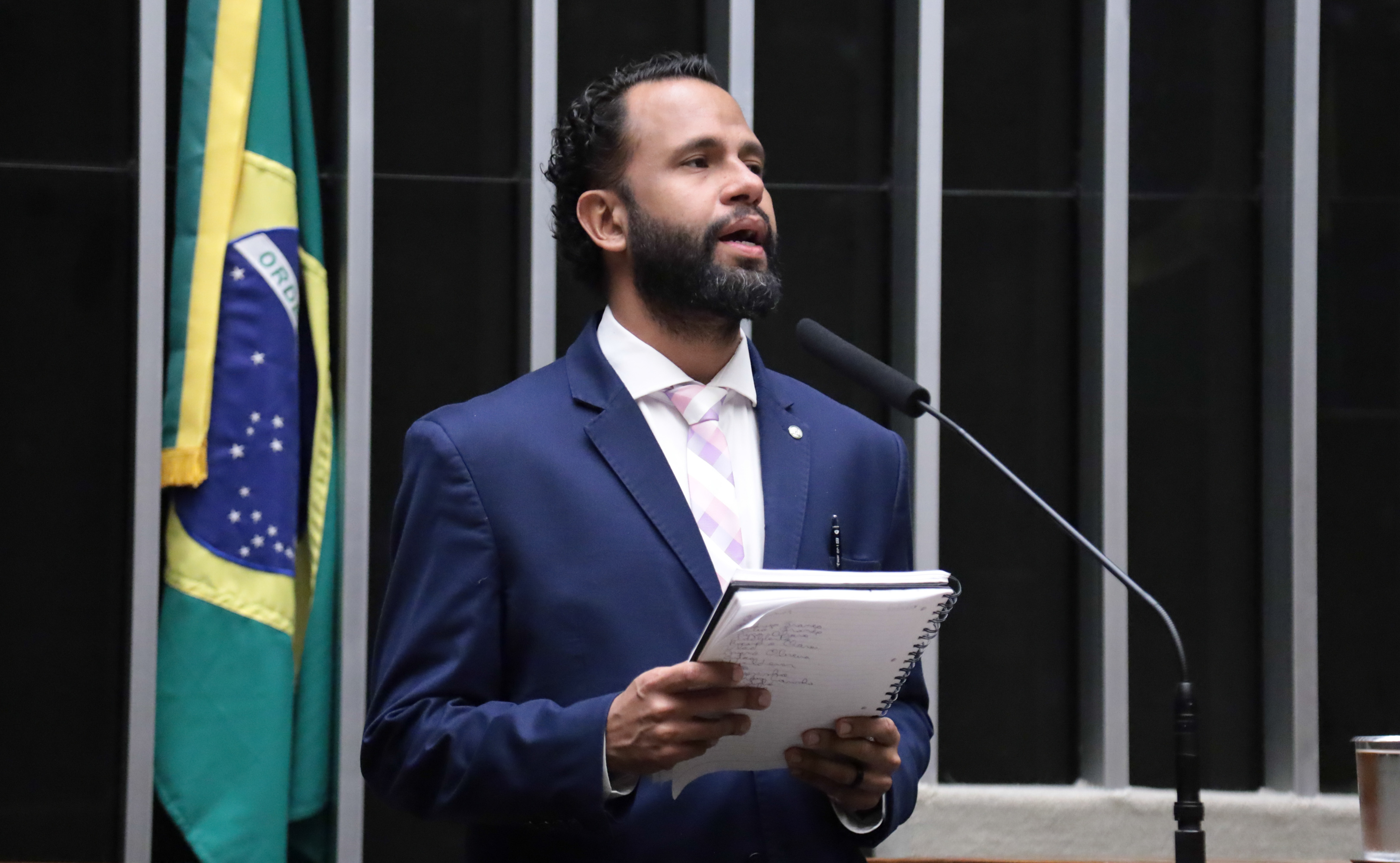 Deputado do PSOL quer declarar Milei persona non grata no Brasil