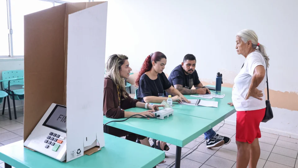 Jovens de 16 e 17 anos, analfabetos e maiores de 70 anos não são obrigados a votar nas eleições de 2026.