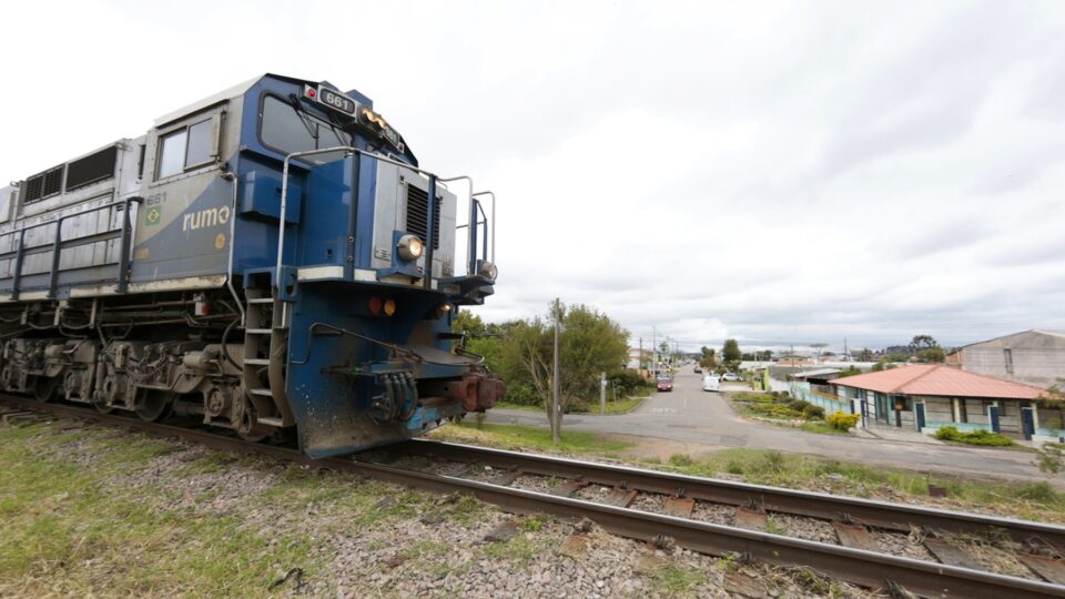 Curitiba reforça pedido para retirar linha do trem em audiência sobre a Malha Sul