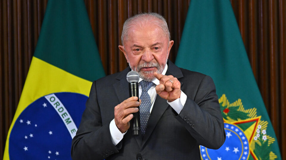 Lula defende SUS e critica Trump em evento com diretor da OMS