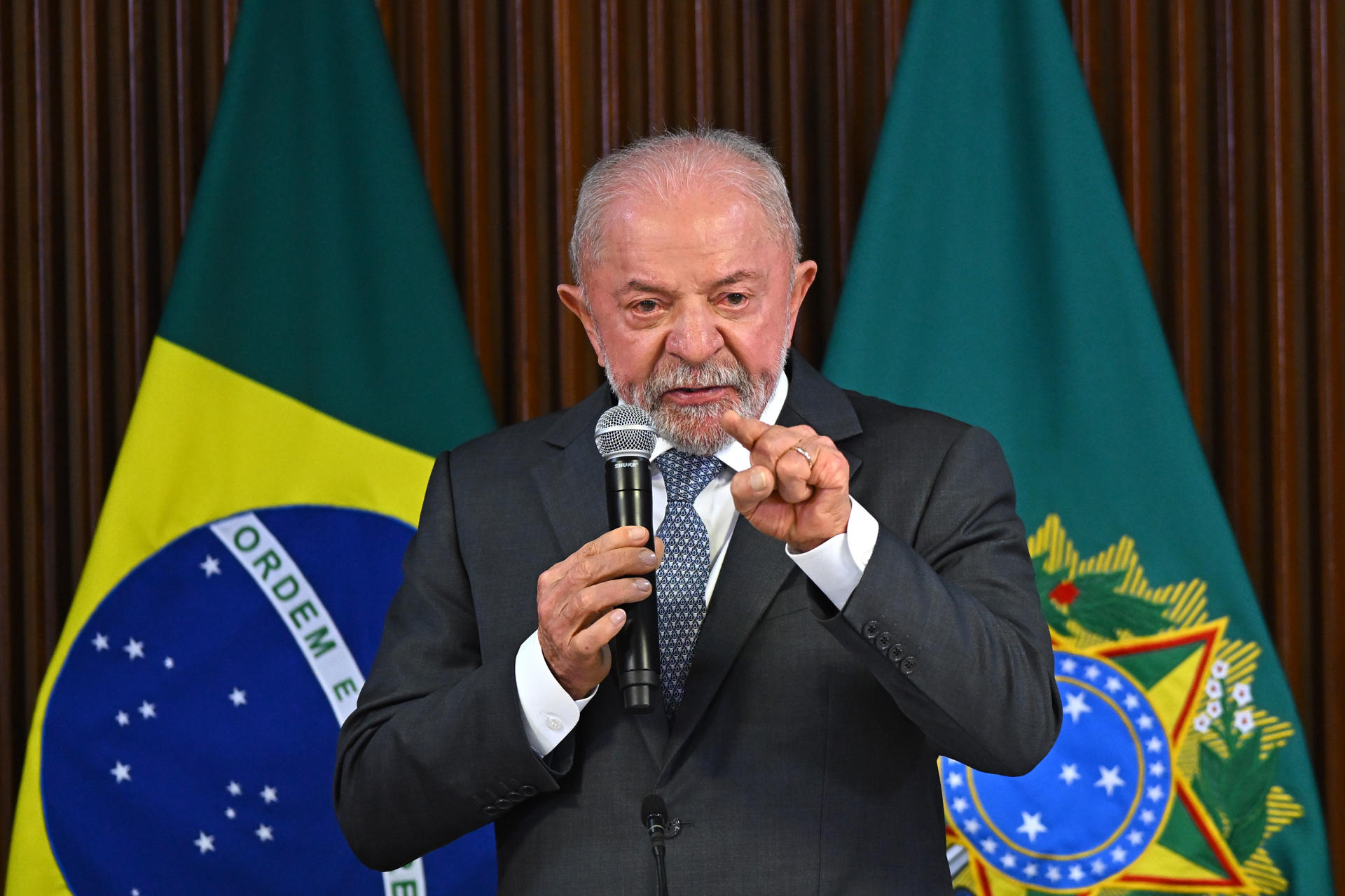 Lula defende SUS e provoca Trump em evento com diretor da OMS