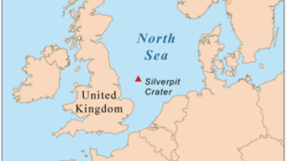 Cratera Silverpit, localizada aproximadamente 700 metros abaixo do leito marinho e a cerca de 130 quilômetros da costa de Yorkshire, na Inglaterra.