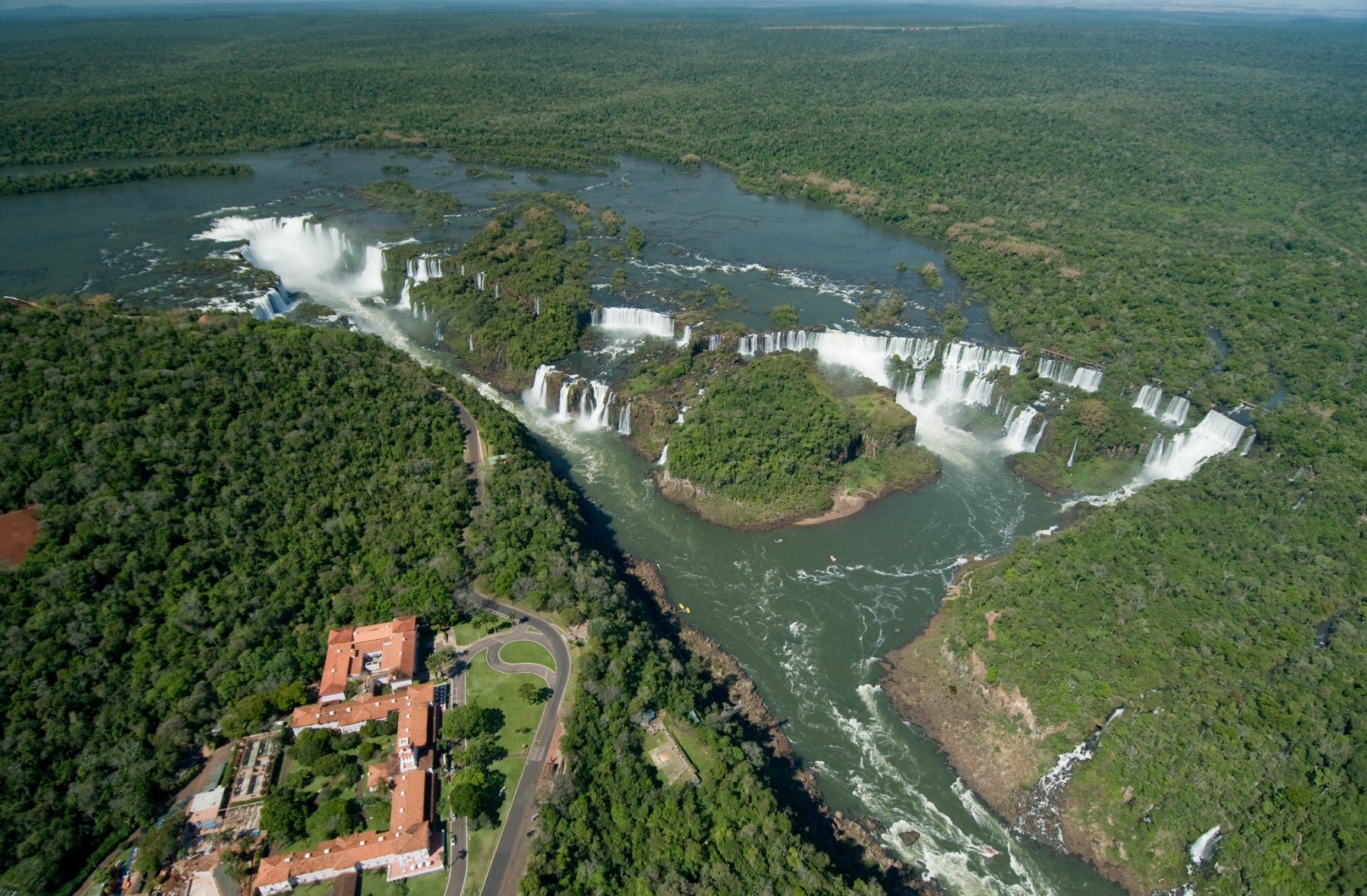 Macuco Safari é um dos principais passeios no Parque Nacional do Iguaçu.