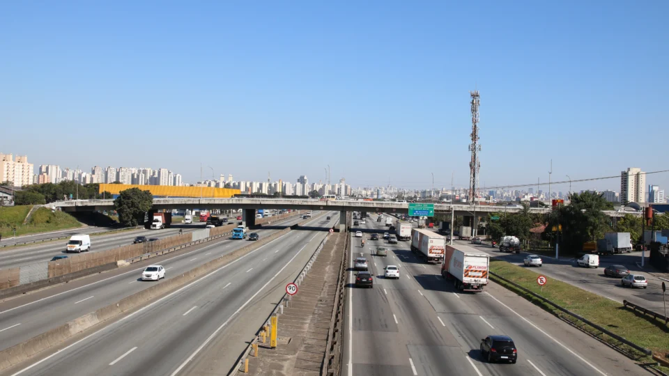 Confederação enfatiza segurança no transporte público e uso de bloqueadores de sinal.