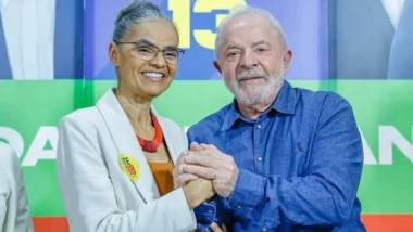 Marina diz que Lula deve pedir sua permanência no Senado.